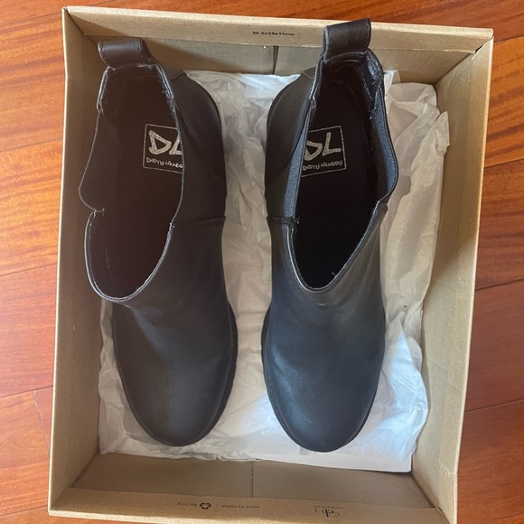 Black Booties - Picture 4 of 10